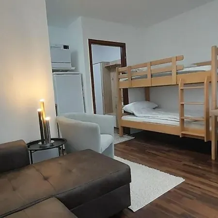 Casa Ludi Eutingen Gute Wohngegend Direkte Buchung Moeglich Keine Freigabe Erforderlich Inklusive Balkon Terrasse Und Tiefgaragenparkplatz Im Haus Διαμέρισμα Πφορτζχάιμ