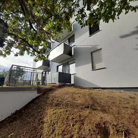 Casa Ludi Eutingen Gute Wohngegend Direkte Buchung Moeglich Keine Freigabe Erforderlich Inklusive Balkon Terrasse Und Tiefgaragenparkplatz Im Haus Πφορτζχάιμ